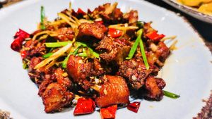 Tiantian Jia You Wooden Bucket Rice