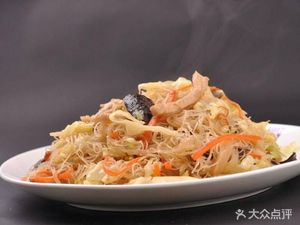 Old Beijing Fried Sauce Noodles with Braised Chicken Rice