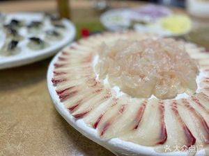 Luojia Mountain Top Restaurant