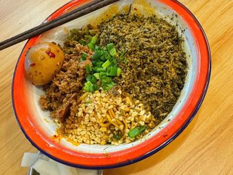 Lao Wei Yibin Stir-Fried Noodles