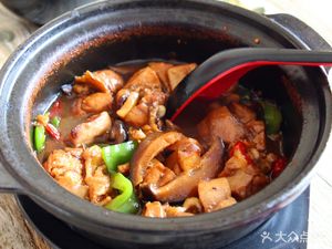 Zhou's Stewed Chicken Rice and Potato Noodles