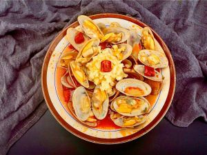 Happy Clam Noodles (Luoruihe Pedestrian Street Store)