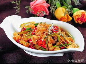 Sheng Ji Spicy Stir-Fried & Steamed Crab, Spicy Crawfish (Luohu Store)