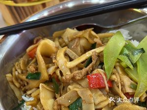 Yong Da Chef Freshly Cooked Wooden Bucket Rice (Shuiku New Village Store)
