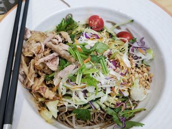 Zhen Jia Sour Soup Beef Noodle Soup