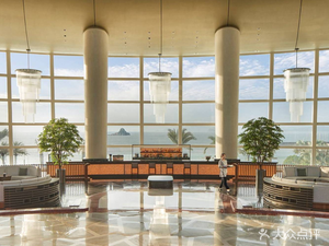 Dashamsha King's Resort Hotel Lobby Bar · Ocean View