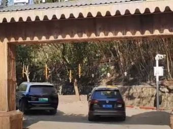 Shan Ka Ka Farmhouse Courtyard