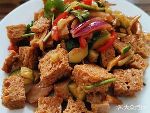 Henan Stewed Noodles (Hua Xing Road Store)