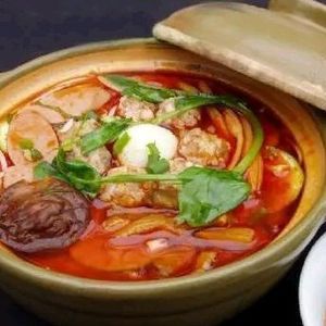 Clay Pot Rice Noodles with Chongqing-style Noodles