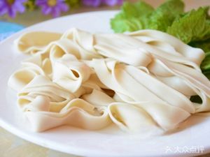 Zhengzhou Herbal Noodle Soup with Lamb Stew