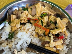 Ding Guagua Wood Bucket Rice (Gushi Metro Station D Exit Branch)