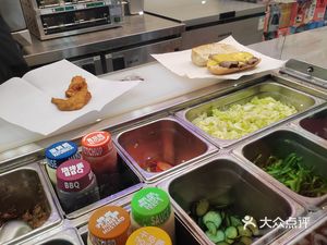Subway (Shenzhen Bao'an International Airport T3 Terminal P2 Parking Lot)