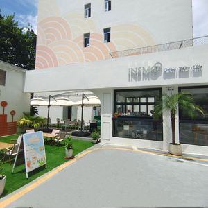 INSMOO Luka Coffee & Bread