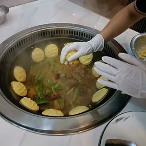 Ju Ke Xing Northeast Dumpling House with Iron Pot Stew