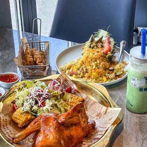 Luzuiwan Seafood Music Restaurant (Full Ocean View Store)