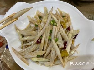 Wugu Tongzi Gu Niurou Fen · Hunan-Guangxi Home Cooking