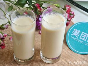 Bamboo Lid Steamed Rice Noodles