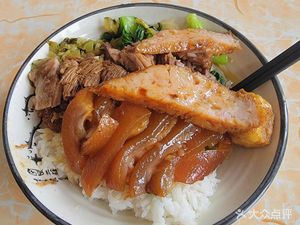 Longjiang Pig Trotter Rice (Central Original Canglongyuan Store)