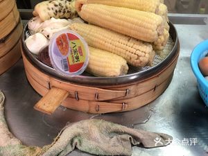 Mouth Linger Steamed Buns (Xin Cun Lu Branch)
