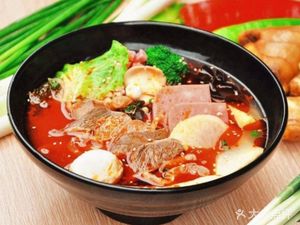 Extraordinary Spicy Rice Noodles (Shiyan Baijia Hua Branch)