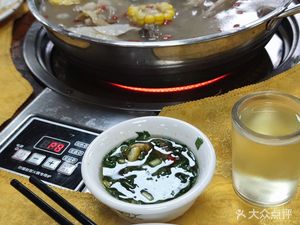 Old Sichuan Grilled Live Fish Stone Pot Fish Pig's Trotter Chicken Stew King