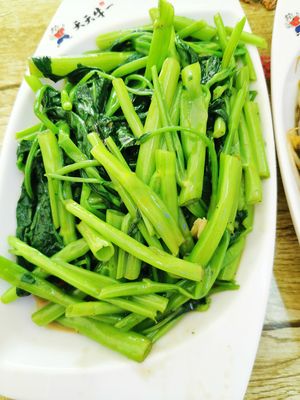 Liang's Food Shop - Noodle Soup & Stir-Fried Noodles