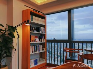 Xian Wang - High-Altitude Tea & Coffee & Old Bookstore
