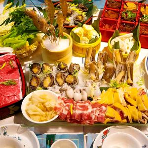 Xiao Xiang Nong Xia. Flower胶 Chicken Hot Pot (Dujiangyan Store)