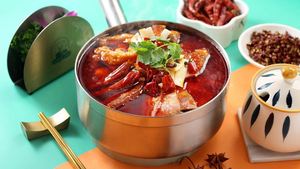 Mendun Mao Xiao Guan Mao Cai · Mao Kao Ya ·盖饭套餐 (Xinchengshi Plaza Store)