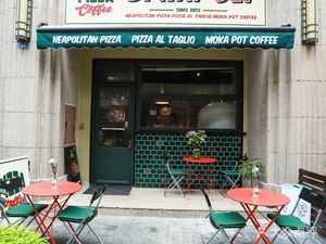 DI NAPOLI · Pizza from the Oven