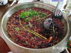 Dong Xiao Mei Frog and Fish Grill with Shrimp Dry Pot