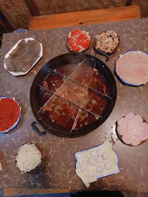 Chongqing Laozao Hot Pot (Wai Bei Street Branch)