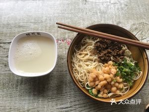 Chongqing Wanzha Noodles (Zhengcheng Dongqu 1st Community Store)