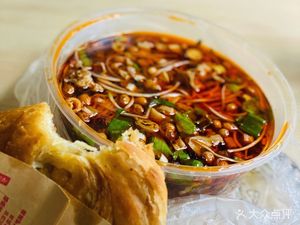 Shijia Pig Intestine Noodles (Shiling Zhongjie Branch)