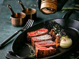 Huoyan Shan Street Steak