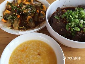 龚荞面肥肠粉