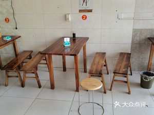 Zhou Ji Handmade Intestine Noodles