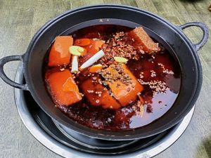 Wutongli Bowl Bowl Hot Pot (Shuzhen. Jinyunge Store)