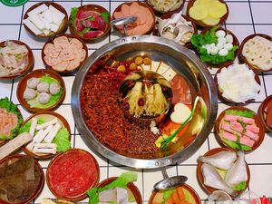 Open-air Yard · City-style Braised Delicacies Hot Pot