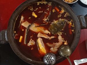 Magic Stone Stone Pot Stewed Intestine Fish