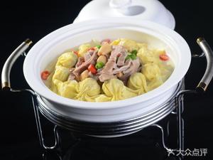 Clay Pot Cabbage with Sauce Shrimp