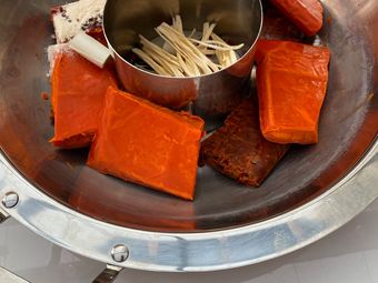 Lao Gou Bian Hot Pot (Wenjiang Branch)