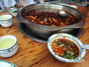 Chongqing Green Pepper Fish (Linjiang Liyuan Branch)