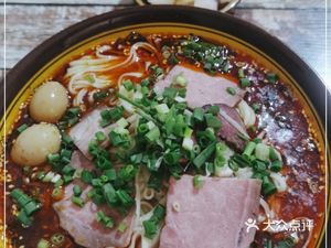 Lao Yin Premium Braised Pork Noodles (Da Guan Street Branch)