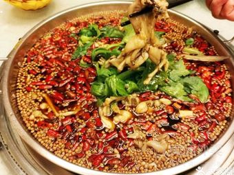 Yu Wei - Frog and Fish Head Delight (Xindu Branch)