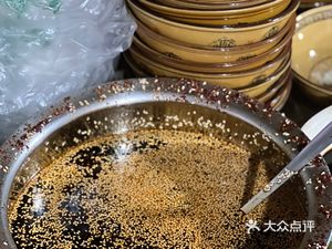 Longqiao Second Sister Braised Pork Noodles