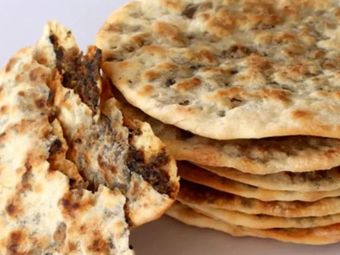 Ay Mei Gan Cai Kou Rou Bing