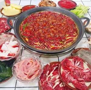 Three Thousand Three Hundred Small Bowl Hot Pot