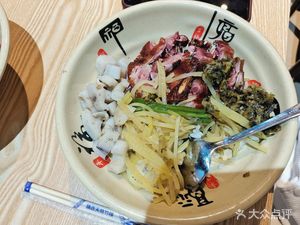 Deng Ji Longjiang Pork Foot Rice (Pengrui Li East Station Plaza Store)