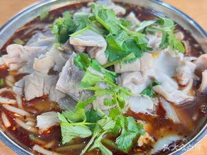 Bone Soup Chili Rice Noodles with Intestines